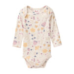 Baby-Langarmbody puderrosa mit Blumengarten-Allover-Print aus Bio-Baumwolle