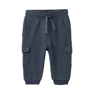 Dunkelblaue Baby-Sweathose aus Slub Sweat aus Bio-Baumwolle mit elastischem Bund, Bindeband, Cargotaschen und Beinbündchen