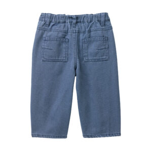 Rückseite der Baby-Twillhose in Ozean mit aufgesetzten Gesäßtaschen